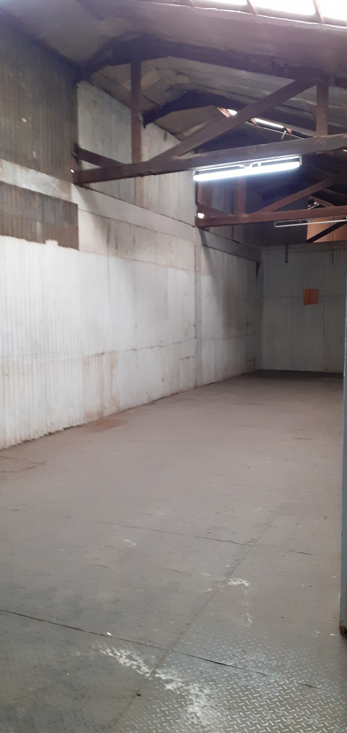 For Lease: 400-sqm. Warehouse in Mandaluyong