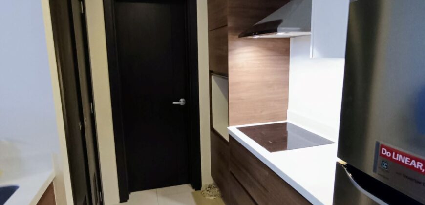 Prime 1BR w/ parking in Garden Towers, Ayala Center, Makati City for Php 105,000❗