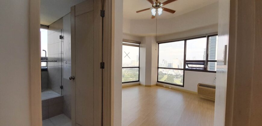 3 Bedrooms Condo Unit with 2 Parking Slots in Icon Residences, BGC