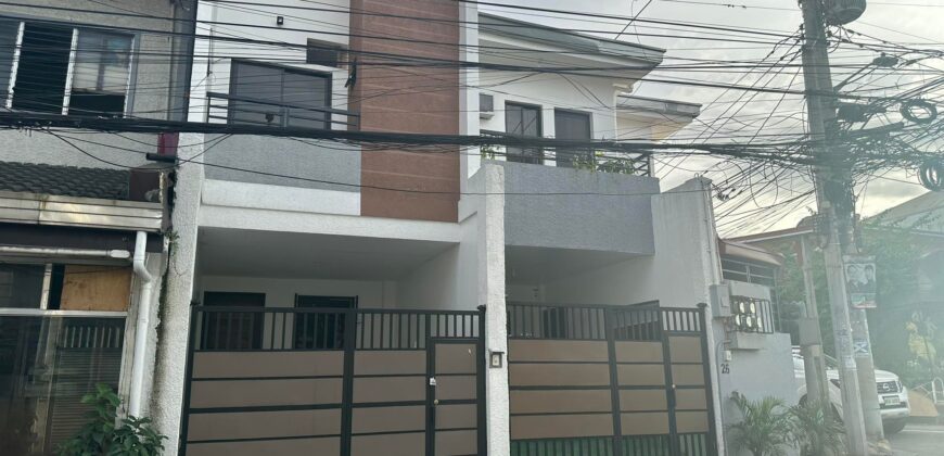 5 Units Apartment in Quezon City