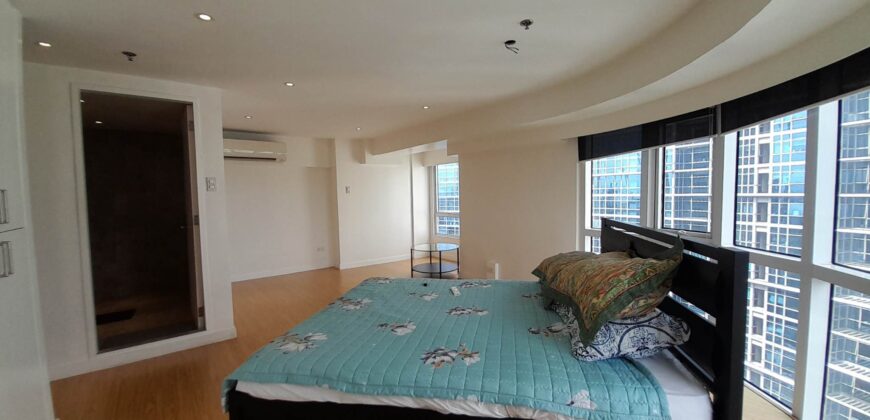 3 Bedroom Unit in Fort Victoria Condominium BGC, Taguig