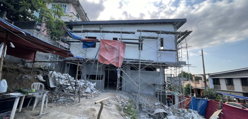 Pre-selling House with City View near Marikina Heights, Border of Antipolo-Marikina