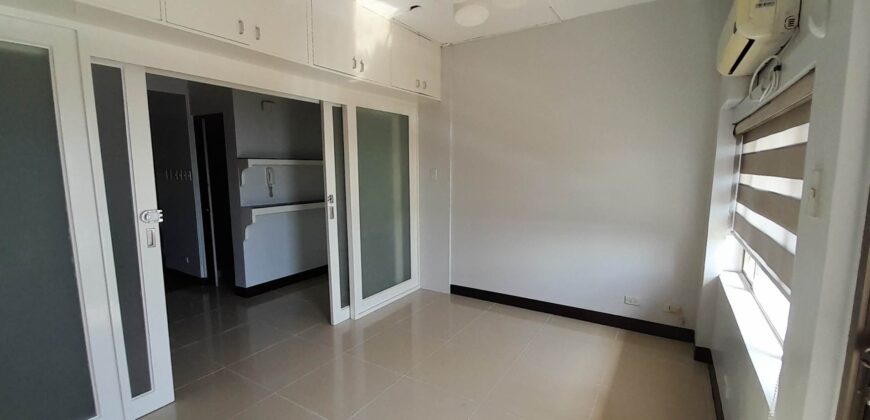 1 Bedroom Unit with Parking Manhattan Parkway Tower 1, Cubao, Quezon City
