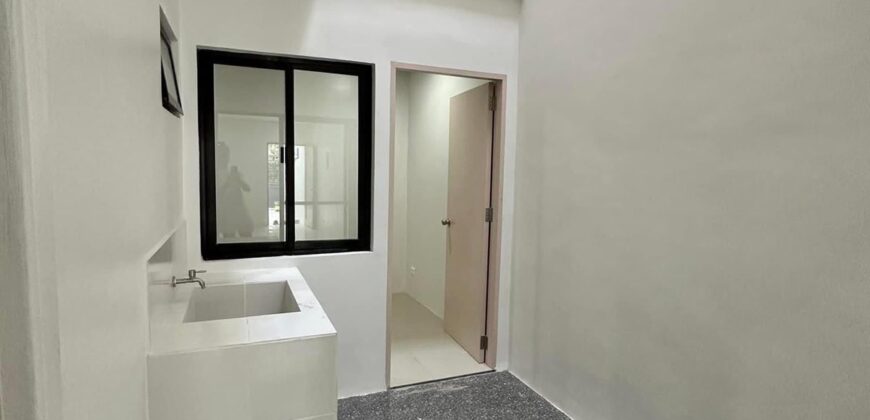 2-storey Townhouse in Meteor Homes, Marikina
