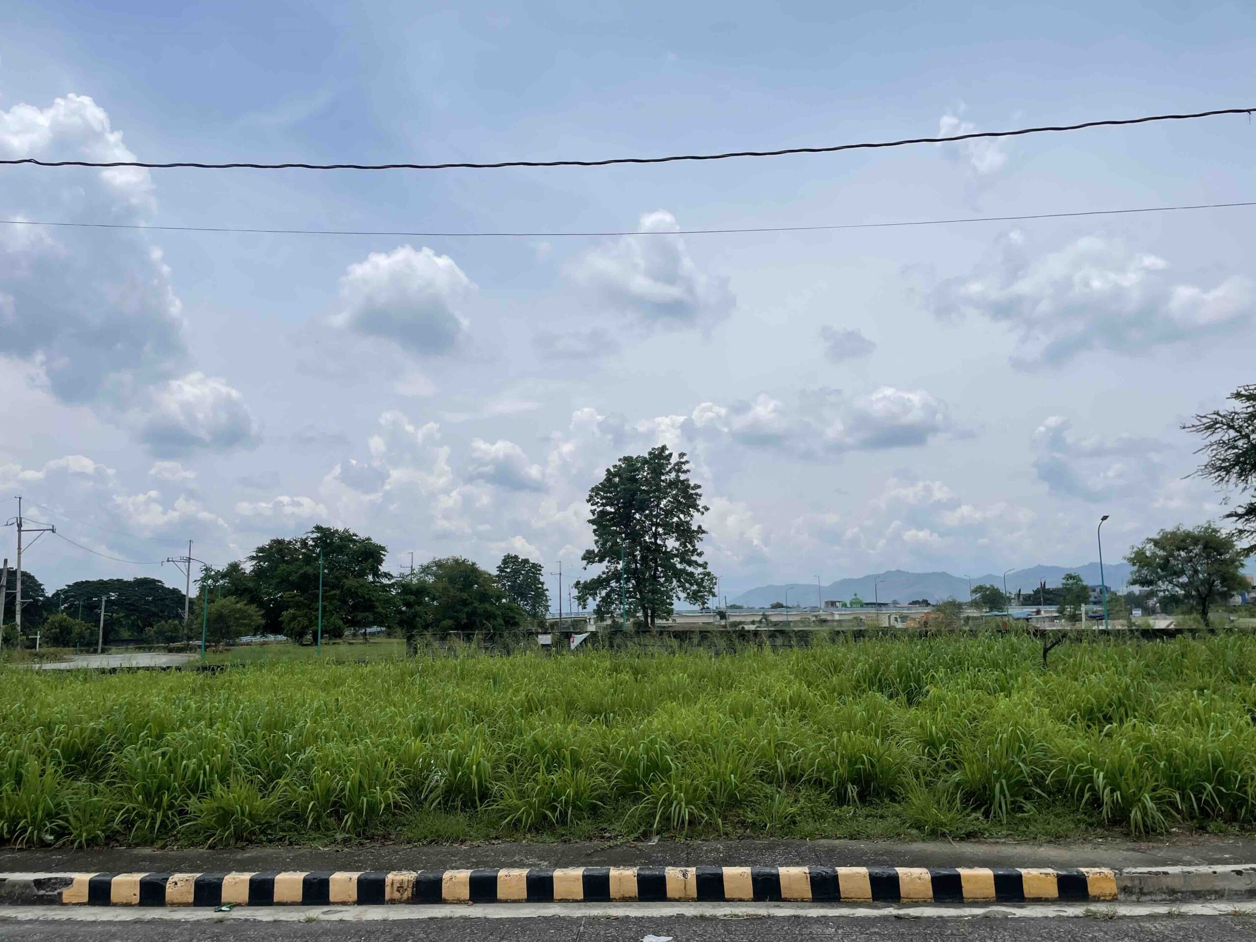 204sqm Vacant Lot in Woodridge Heights Main beside LGV and La Vista