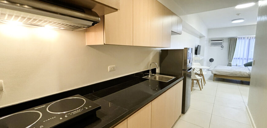 Studio Unit in The Gentry Residences, Salcedo Village, Makati City