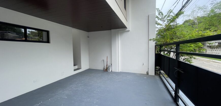 5BR House and Lot in BF West Executive, BF Homes, Parañaque City 5BR House and Lot in BF West Executive, BF Homes, Parañaque City