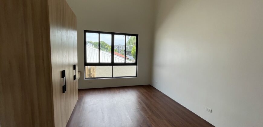 5BR House and Lot in Paris St. BFISHAI, BF Homes, Las Piñas City 5BR House and Lot in Paris St. BFISHAI, BF Homes, Las Piñas City