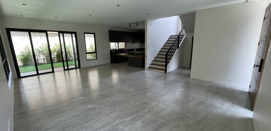 5BR House and Lot in Paris St. BFISHAI, BF Homes, Las Piñas City 5BR House and Lot in Paris St. BFISHAI, BF Homes, Las Piñas City