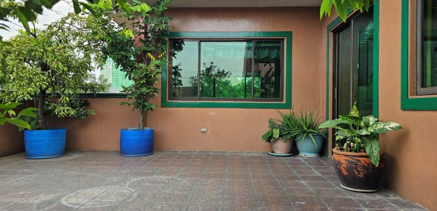 6BR House and Lot in K-6th, East Kamias, Quezon City 6BR House and Lot in K-6th, East Kamias, Quezon City