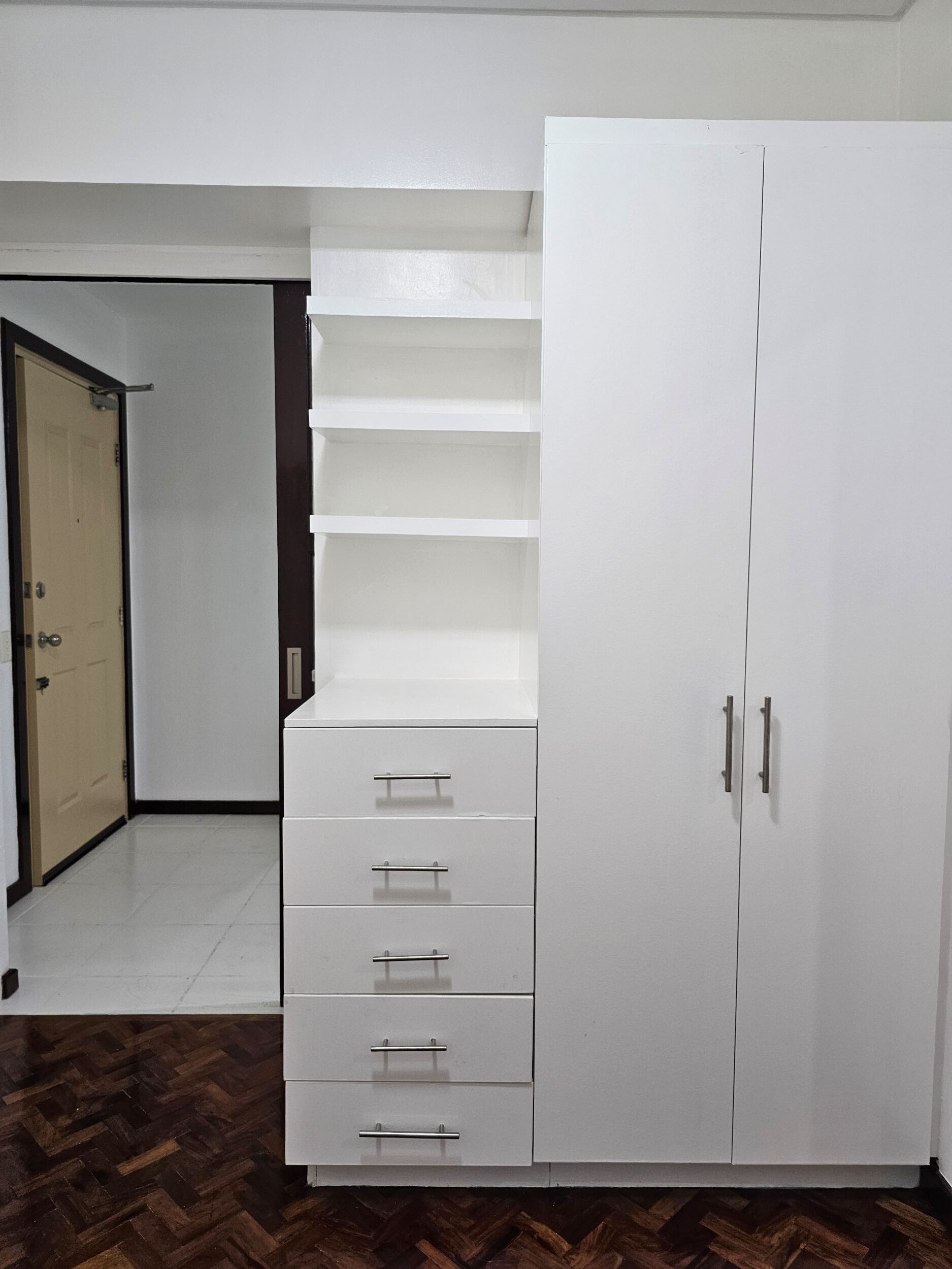 2BR Unit in The Columns at Ayala, Makati City 2BR Unit in The Columns at Ayala, Makati City