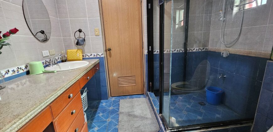 6BR House and Lot in K-6th, East Kamias, Quezon City 6BR House and Lot in K-6th, East Kamias, Quezon City