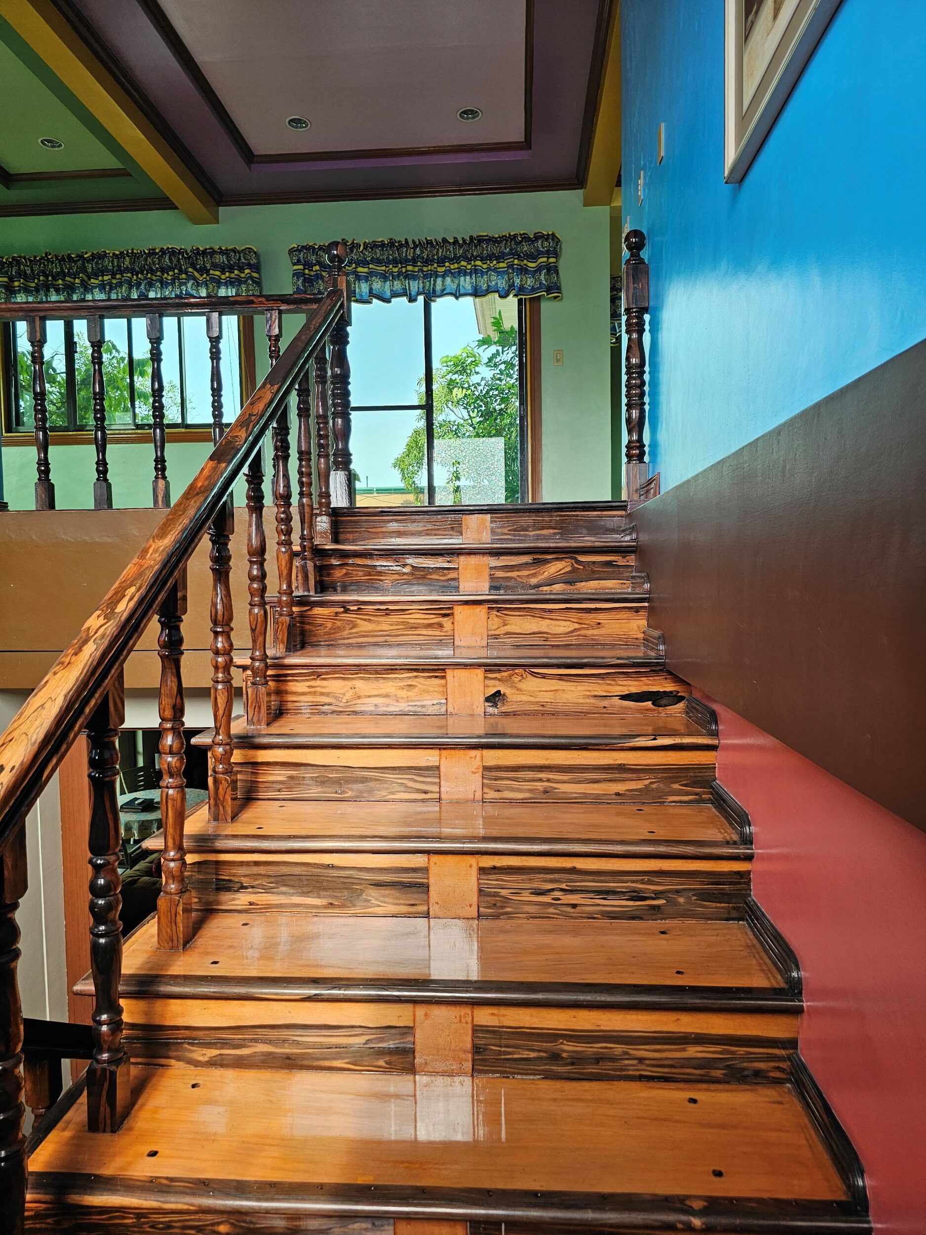 6BR House and Lot in K-6th, East Kamias, Quezon City 6BR House and Lot in K-6th, East Kamias, Quezon City