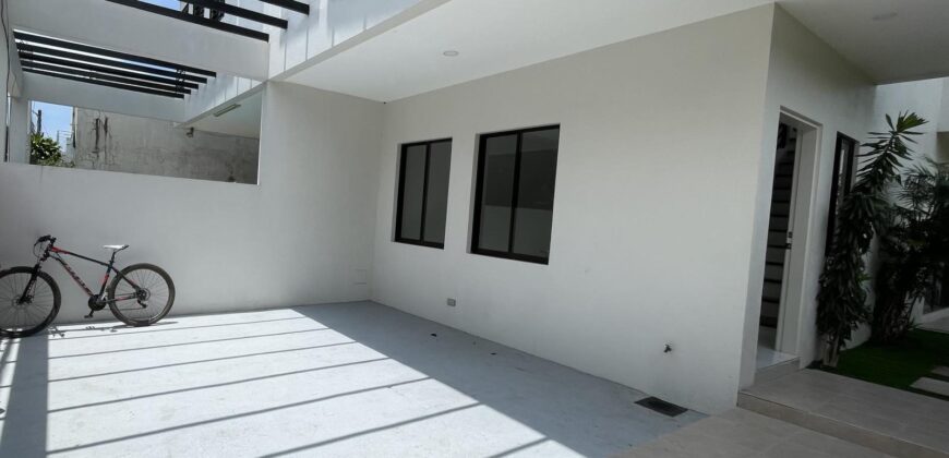 3BR Townhouse Unit in Sao Paolo corner Ontario St., BFISHAI, BF Homes, Las Piñas City. 3BR Townhouse Unit in Sao Paolo corner Ontario St., BFISHAI, BF Homes, Las Piñas City.