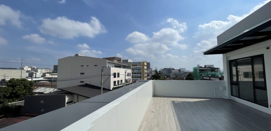 Luxury Townhouse in Sta. Mesa Heights, Quezon City.