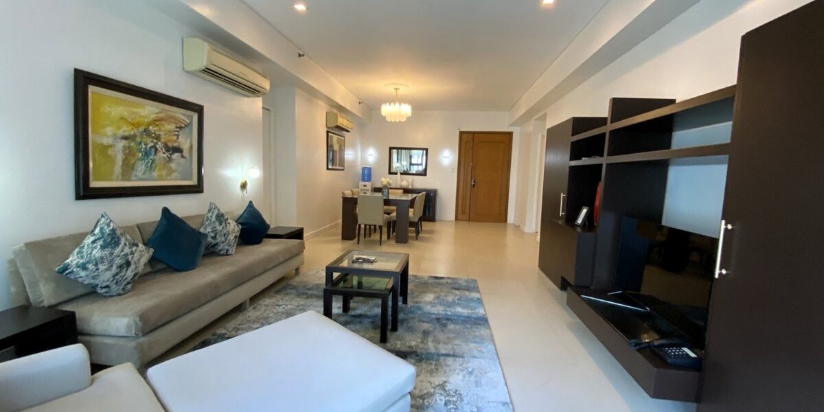 Luxurious 2BR with Parking at Shang Grand Tower Legazpi, Makati