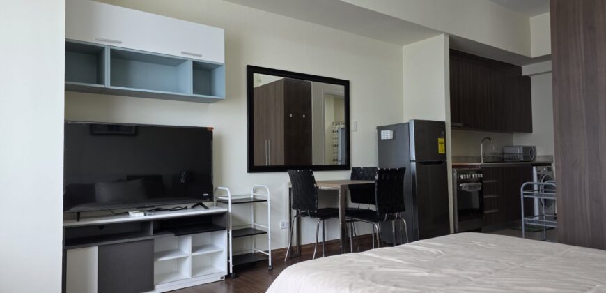 High-Floor Studio with City Views at Shang Salcedo Place, Makati City