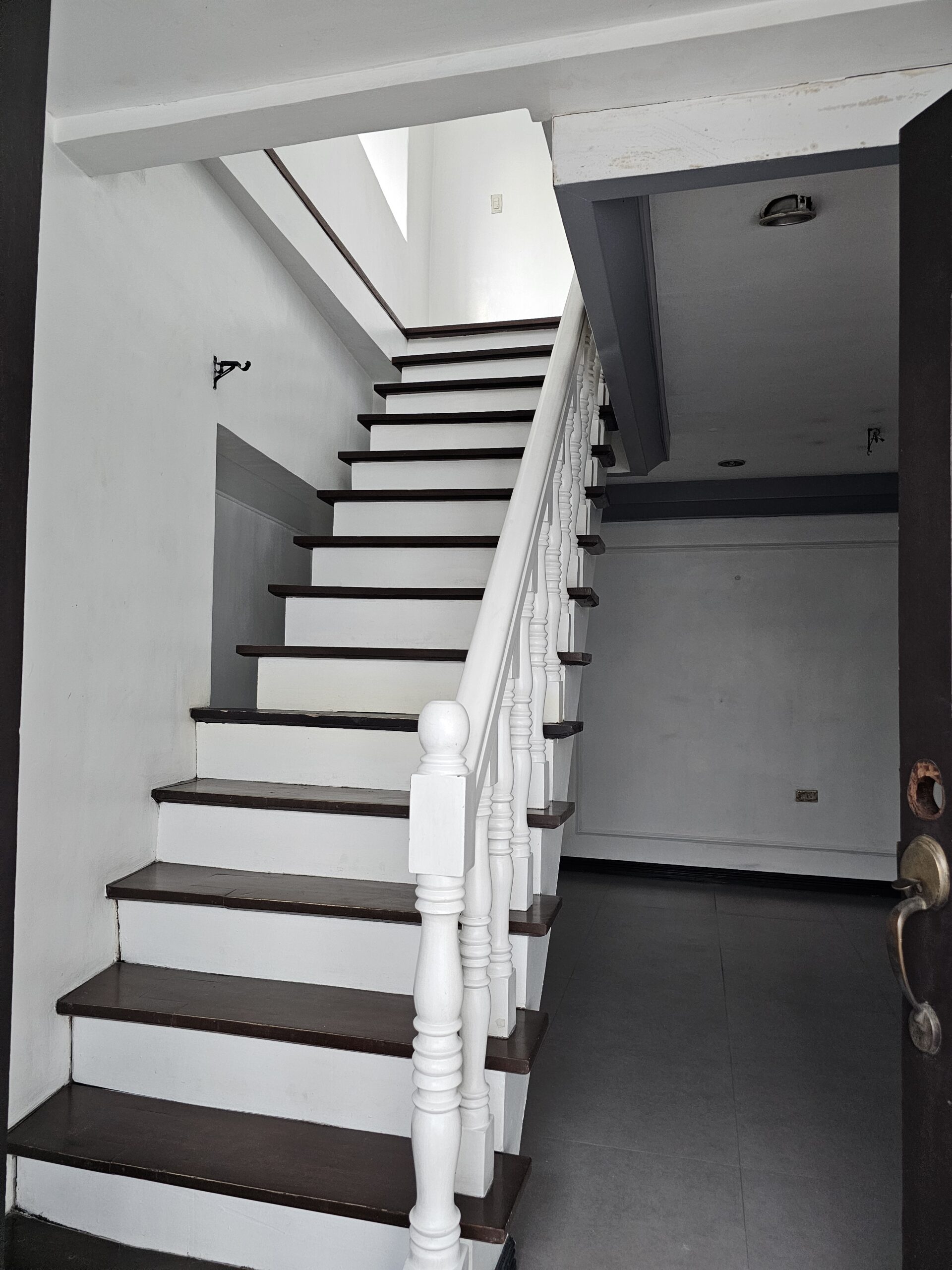 5BR – 180 sqm House and Lot in Judge Jimenez Barangay Pinagkaisa Quezon City