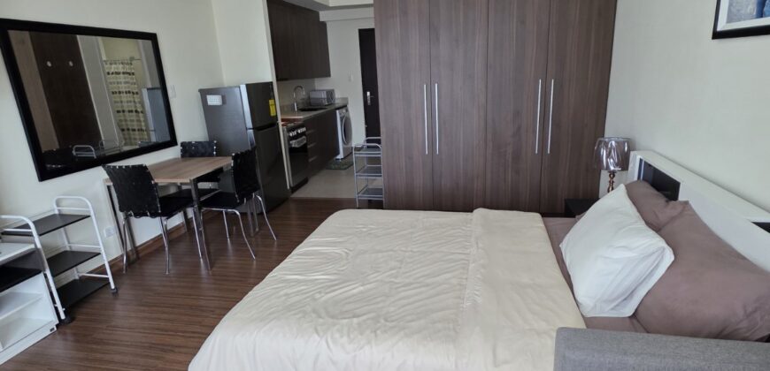 High-Floor Studio with City Views at Shang Salcedo Place, Makati City