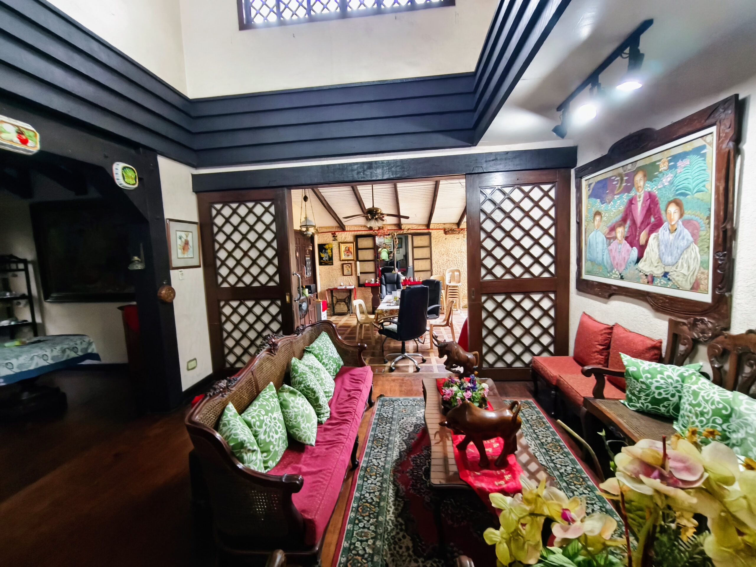 4BR House and Lot in Barangay Kapitolyo, Pasig City