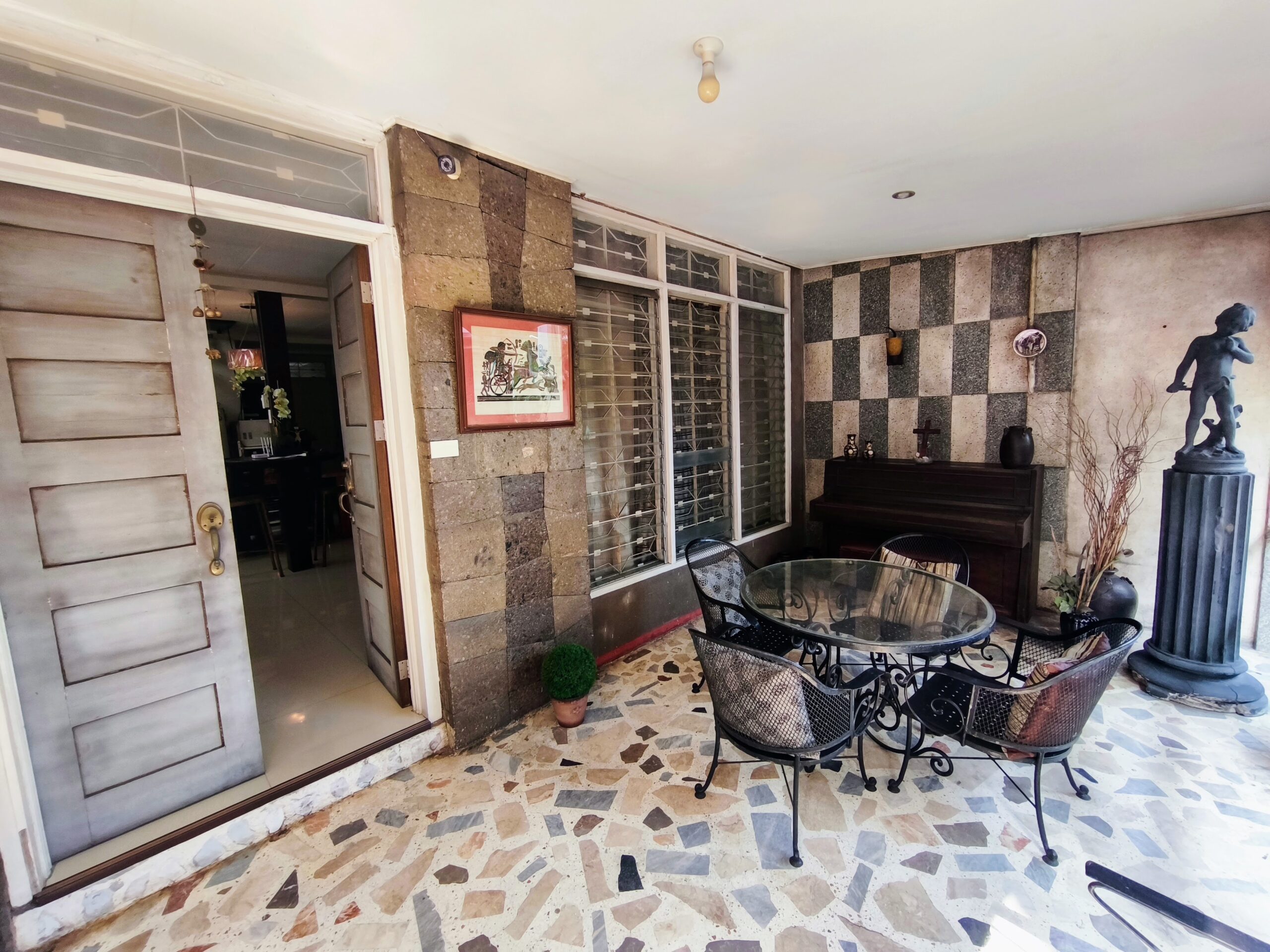 4BR House and Lot in Project 6, Quezon City