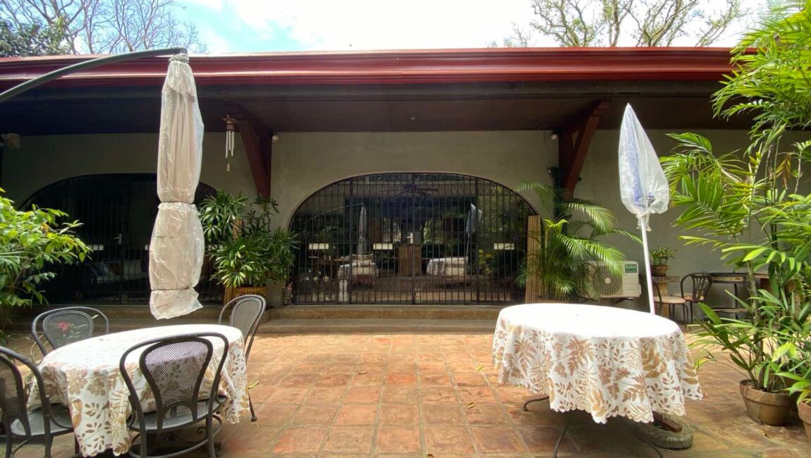 4BR Old House and Lot in Victoria Valley, Antipolo City