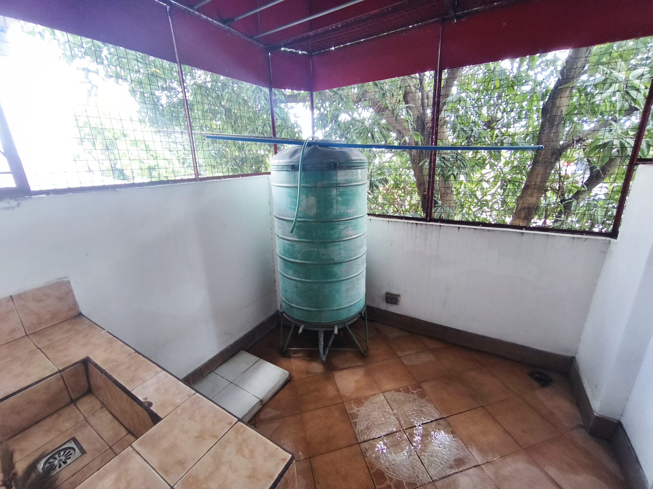 5BR 3-Storey House for Sale – St. Joseph Village QC (Near Congressional)