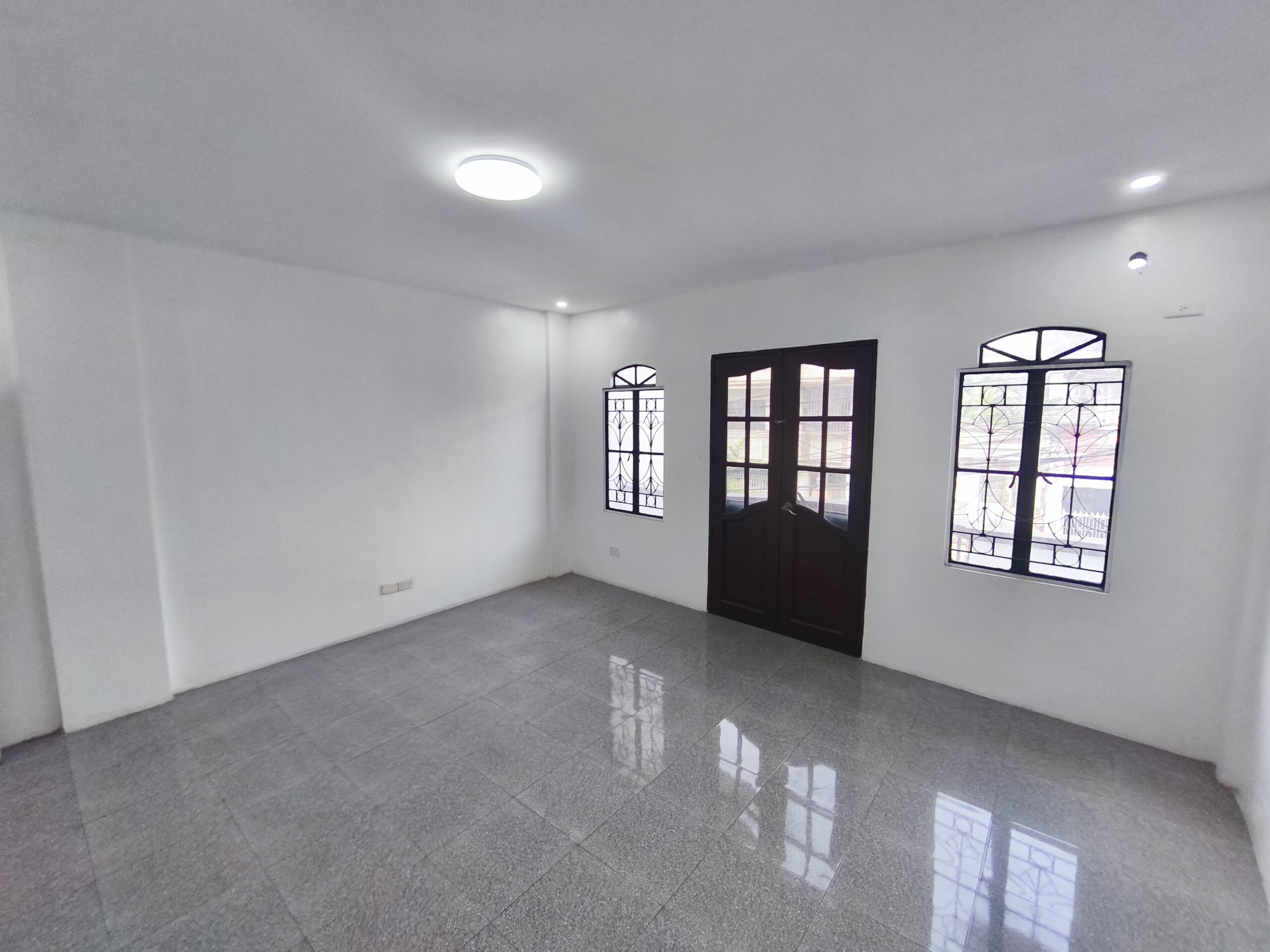 5BR 3-Storey House for Sale – St. Joseph Village QC (Near Congressional)