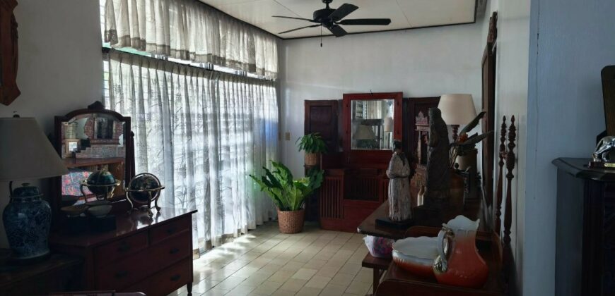 5BR Old House and Lot in Scout Gandia, Barangay Sacred Heart, Diliman, Quezon City
