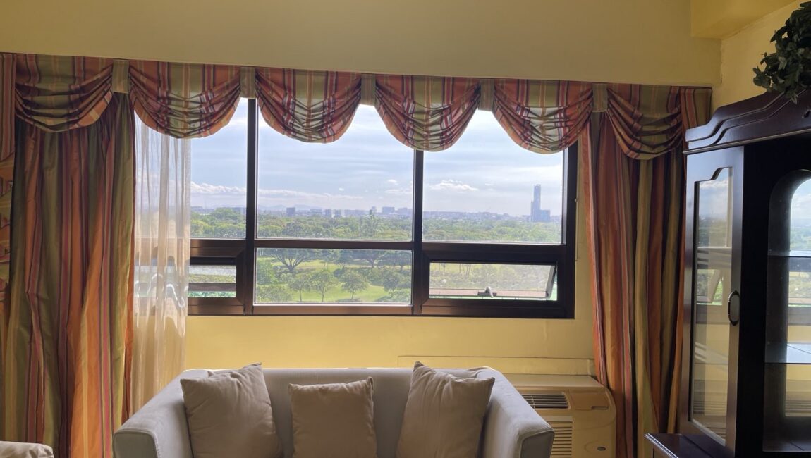 1BR Unit with Parking in Icon Residences, Bonifacio Global City, Taguig City