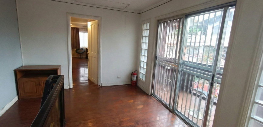 4BR Townhouse with 4 Parking in Teacher’s Village West, Quezon City