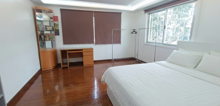4BR Townhouse with 4 Parking in Teacher’s Village West, Quezon City