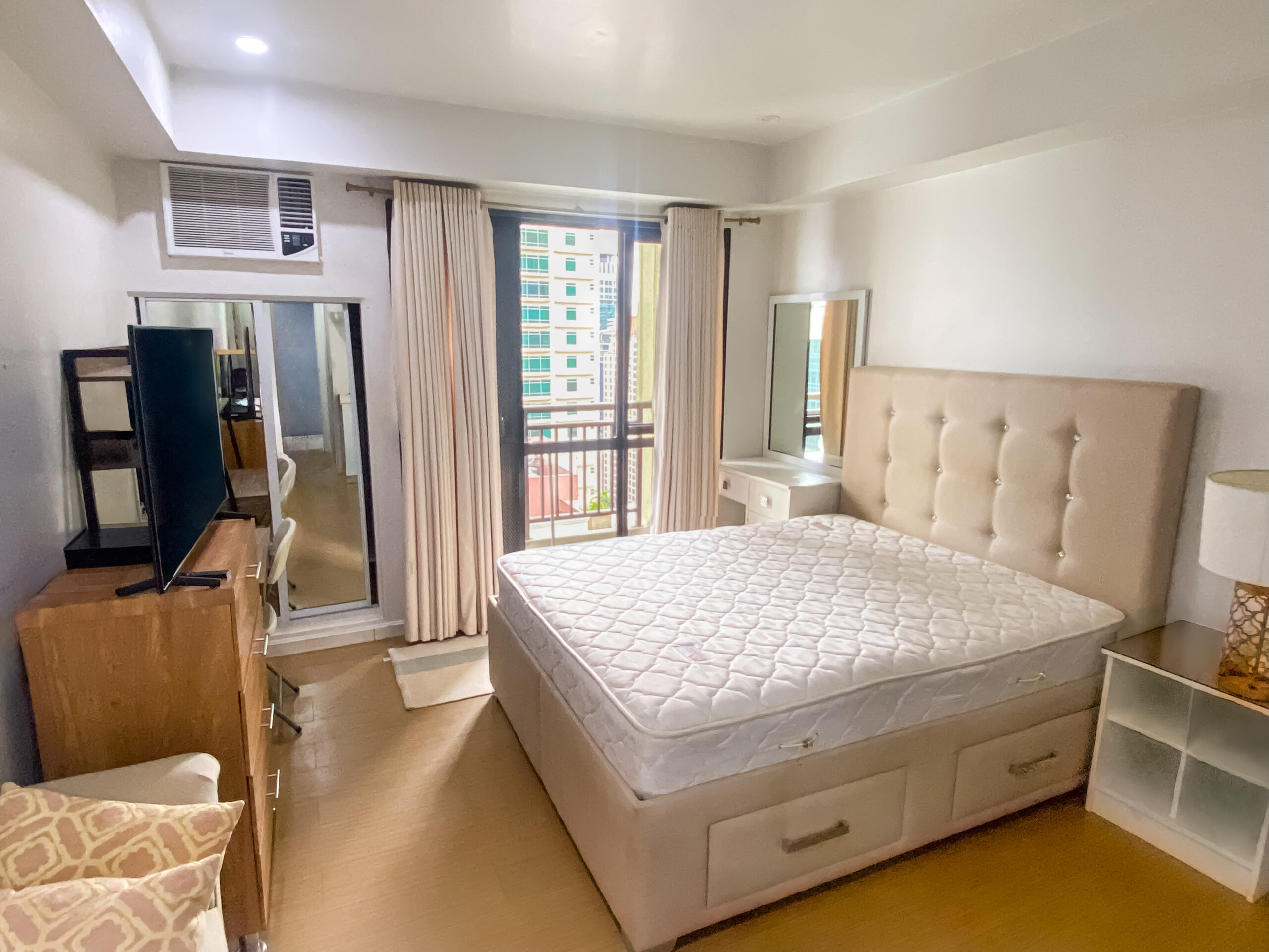 Studio Unit at H.V. de la Costa St., Salcedo Village, Makati City | The Grand Soho Makati