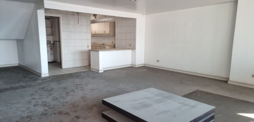 Bi-level Penthouse unit in West Tower along Osmeña Highway, Bangkal, Makati City