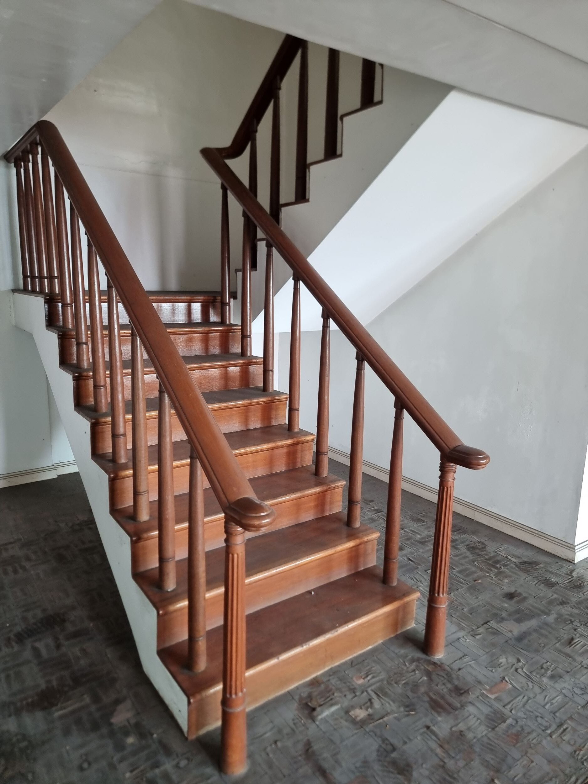 Bi-level Penthouse unit in West Tower along Osmeña Highway, Bangkal, Makati City