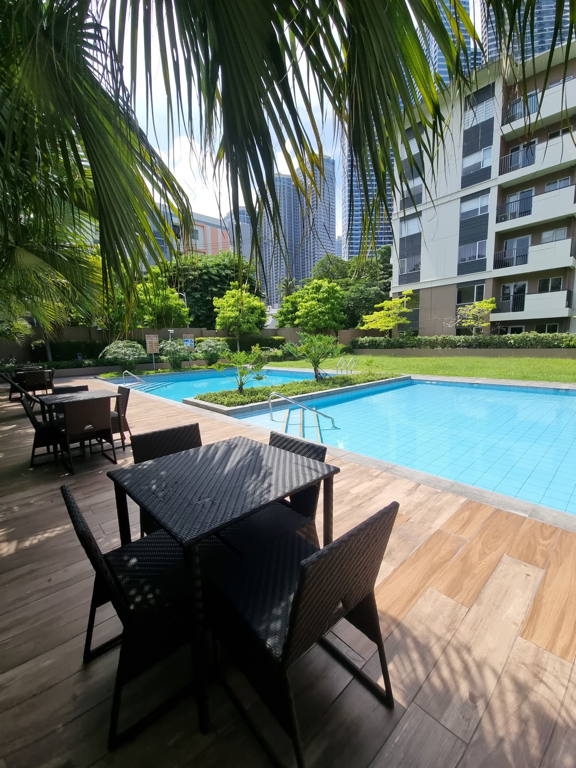 2BR Fully-furnished Low Rise Condo Unit at One Antonio, Sacred Heart cor. Dao St., San Antonio Village, Makati City