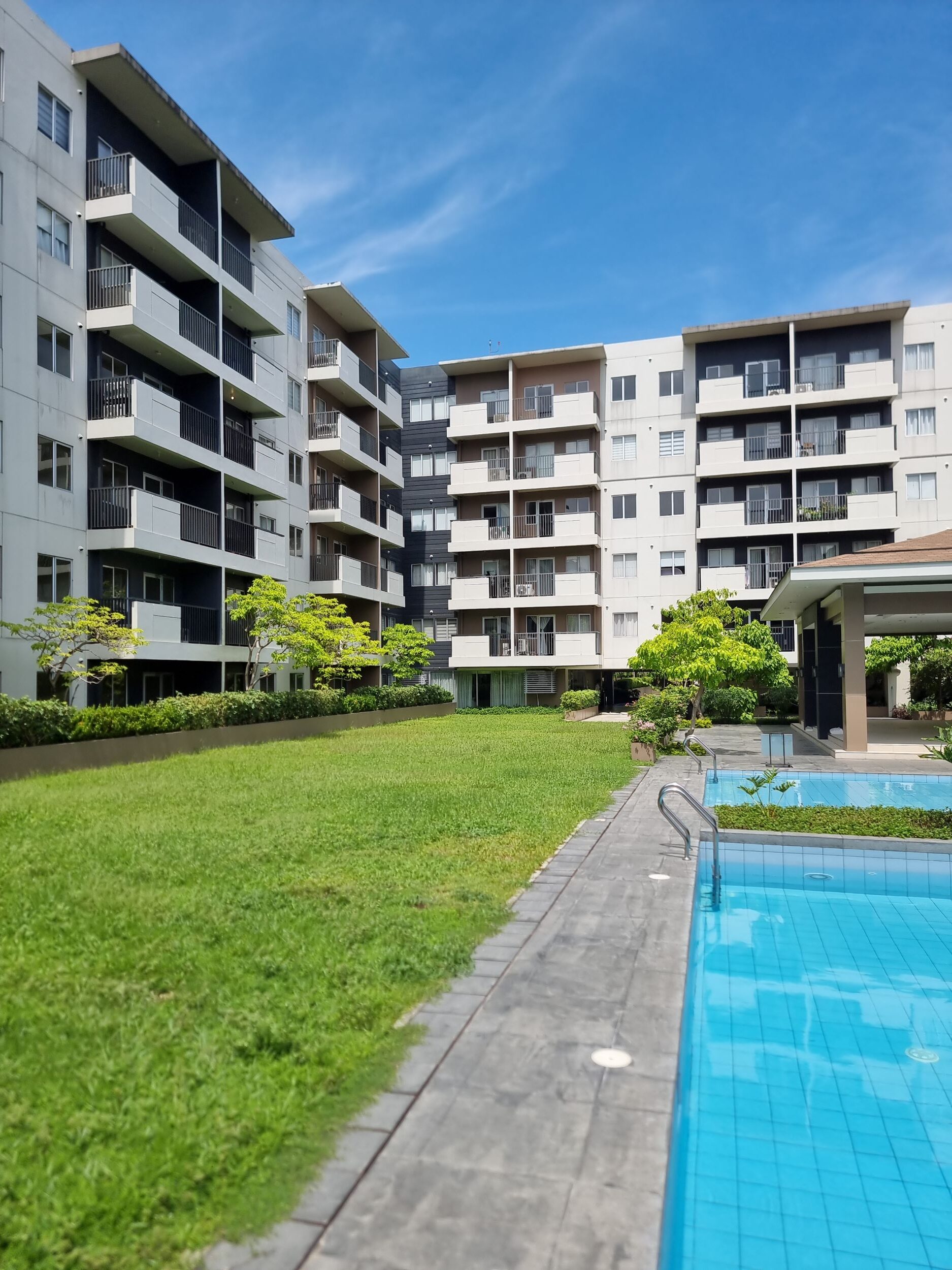 2BR Fully-furnished Low Rise Condo Unit at One Antonio, Sacred Heart cor. Dao St., San Antonio Village, Makati City