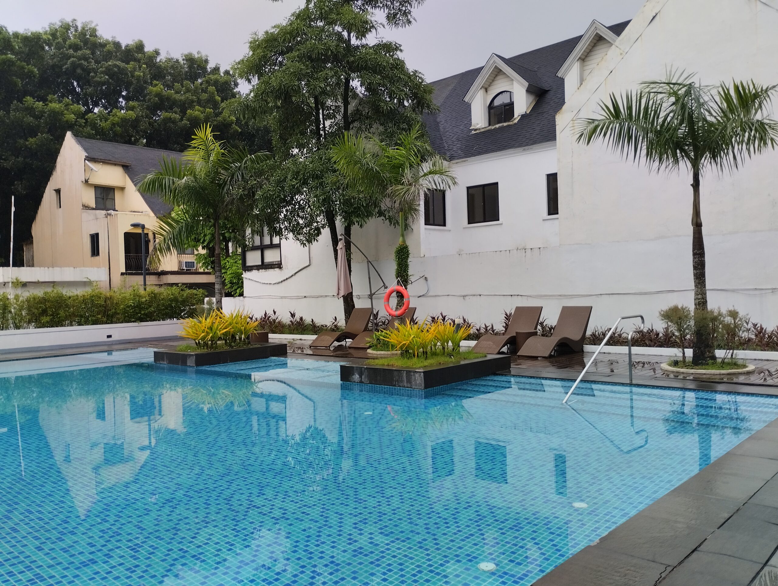 2BR + Maid’s Room | 2 Parking Slots | Golfhill Gardens, Capitol Hills