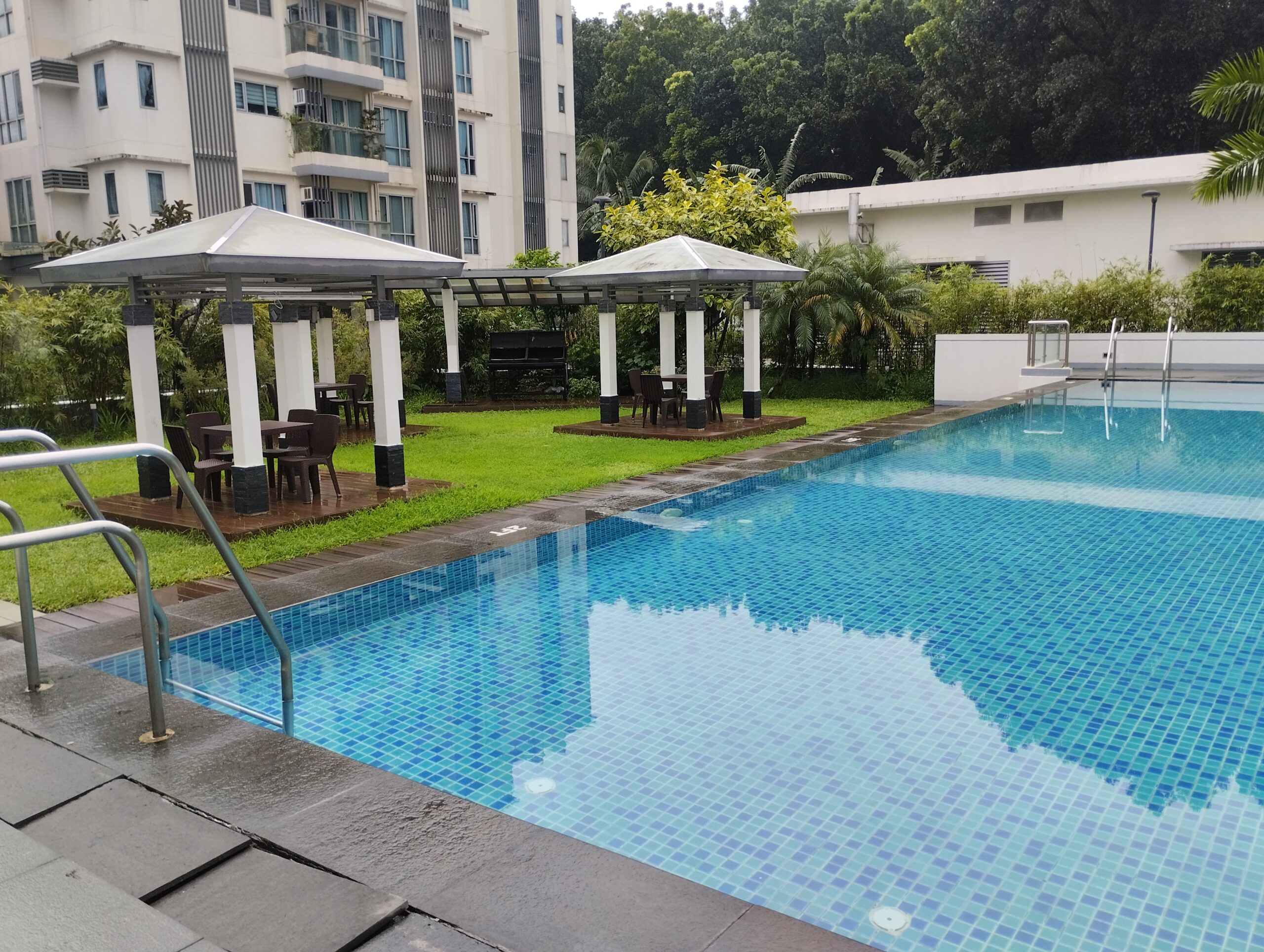 2BR + Maid’s Room | 2 Parking Slots | Golfhill Gardens, Capitol Hills