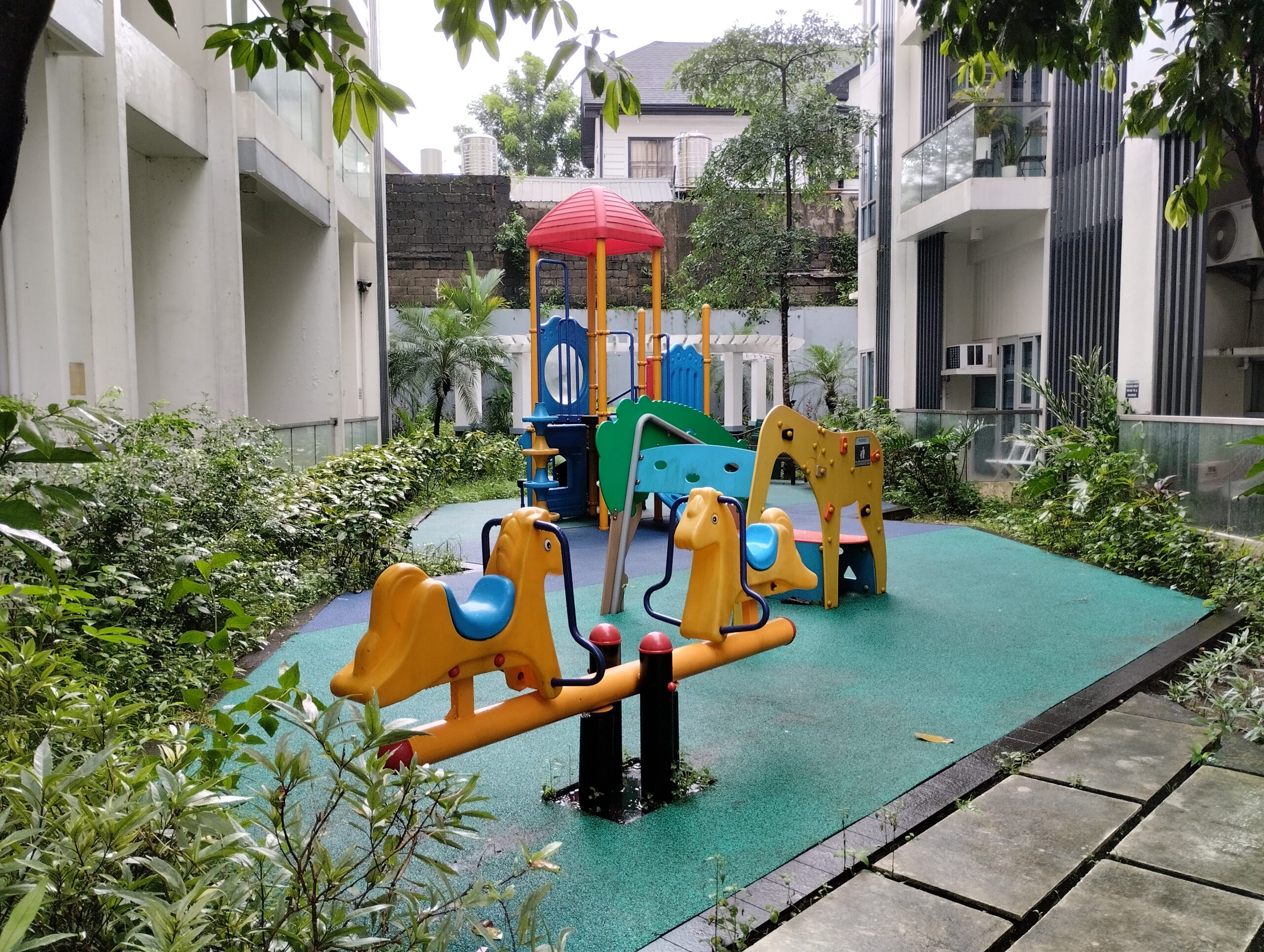 2BR + Maid’s Room | 2 Parking Slots | Golfhill Gardens, Capitol Hills