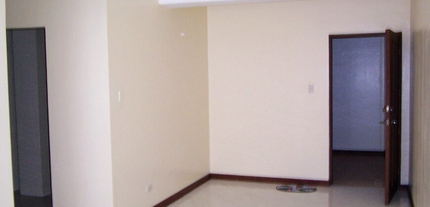 Spacious 1BR with Parking in Golf Hills Terraces, Capitol Hills for Php 7M