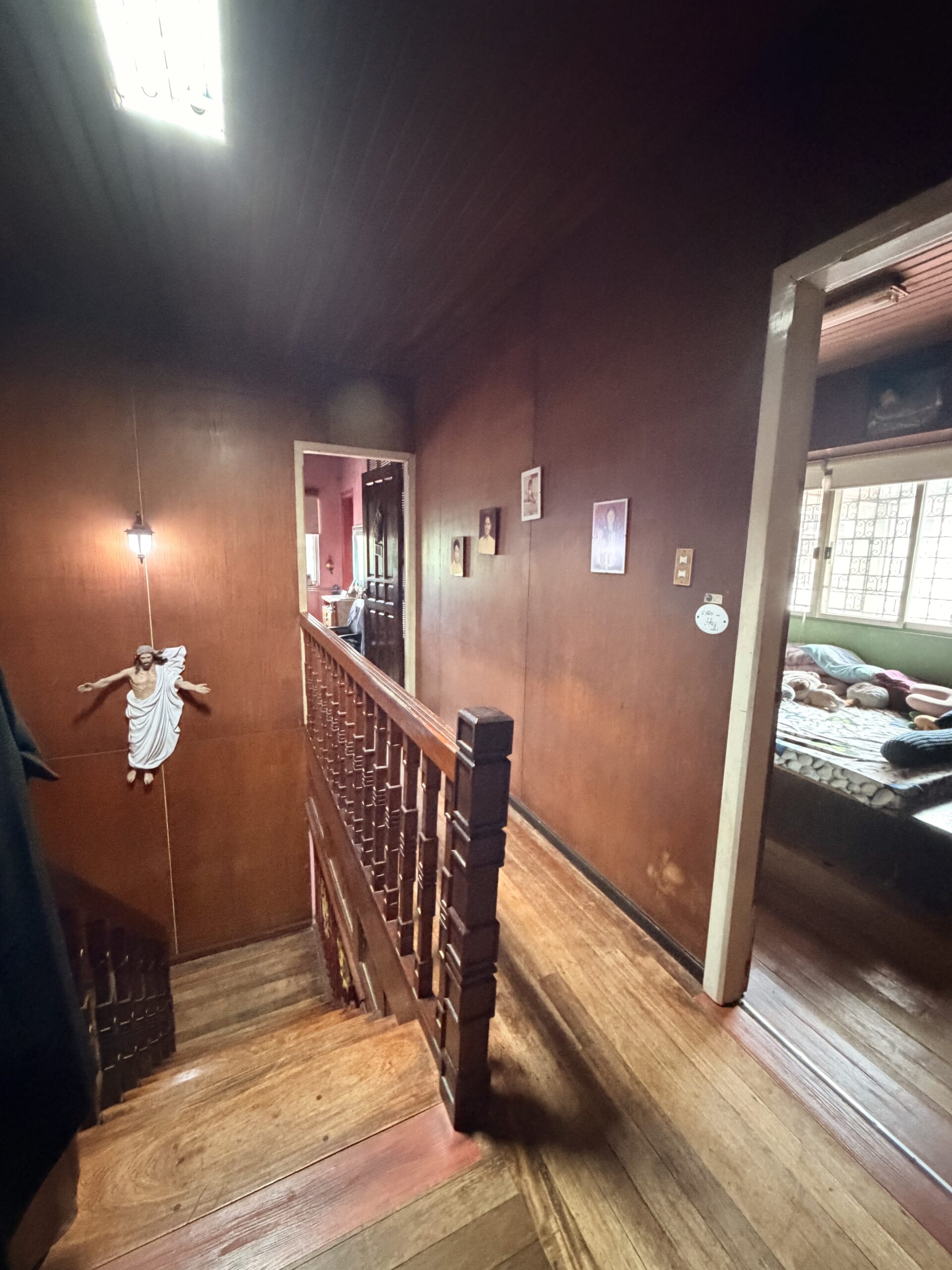 5BR House and Lot in Riverside Village, Pasig City