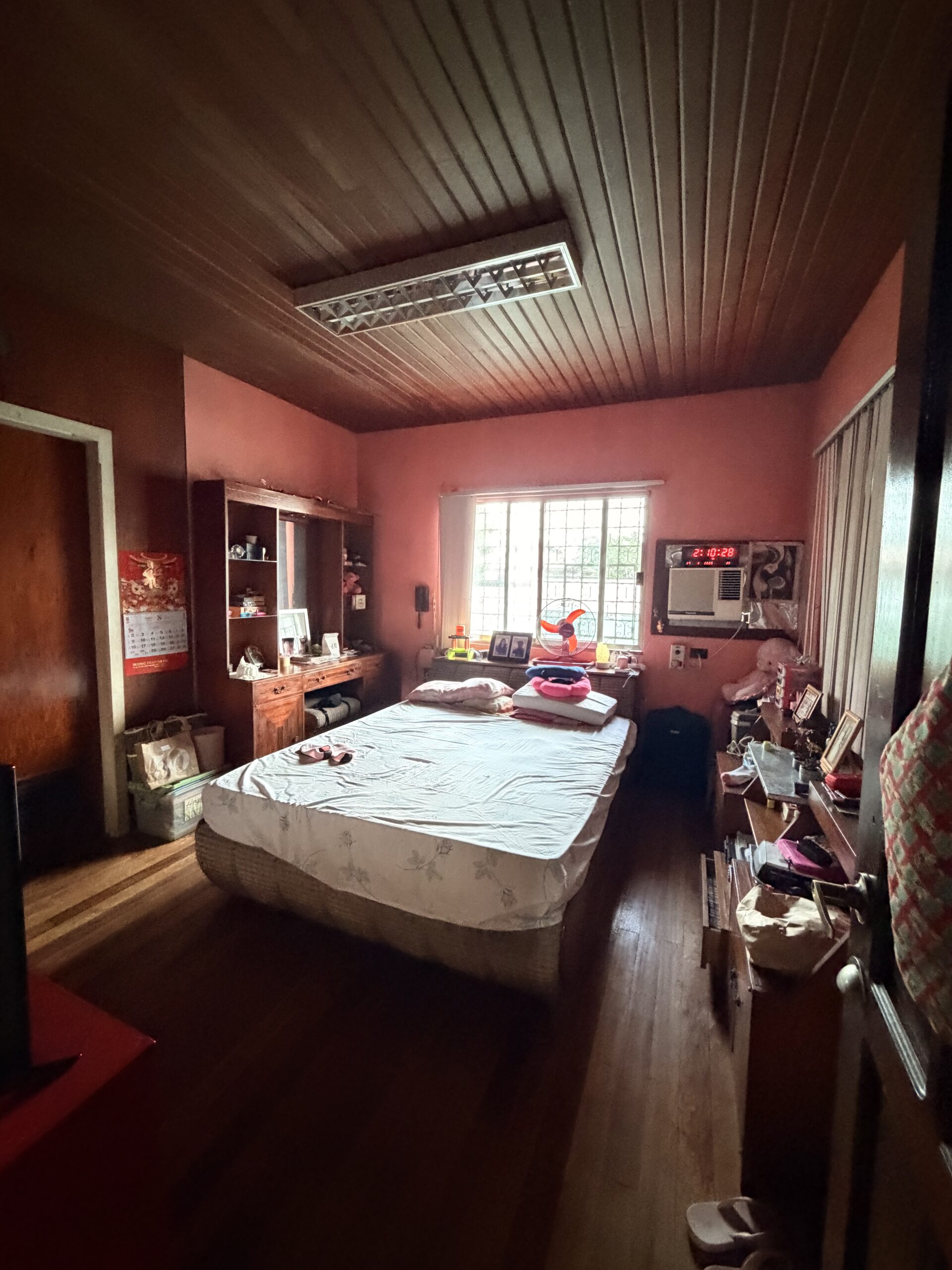 5BR House and Lot in Riverside Village, Pasig City