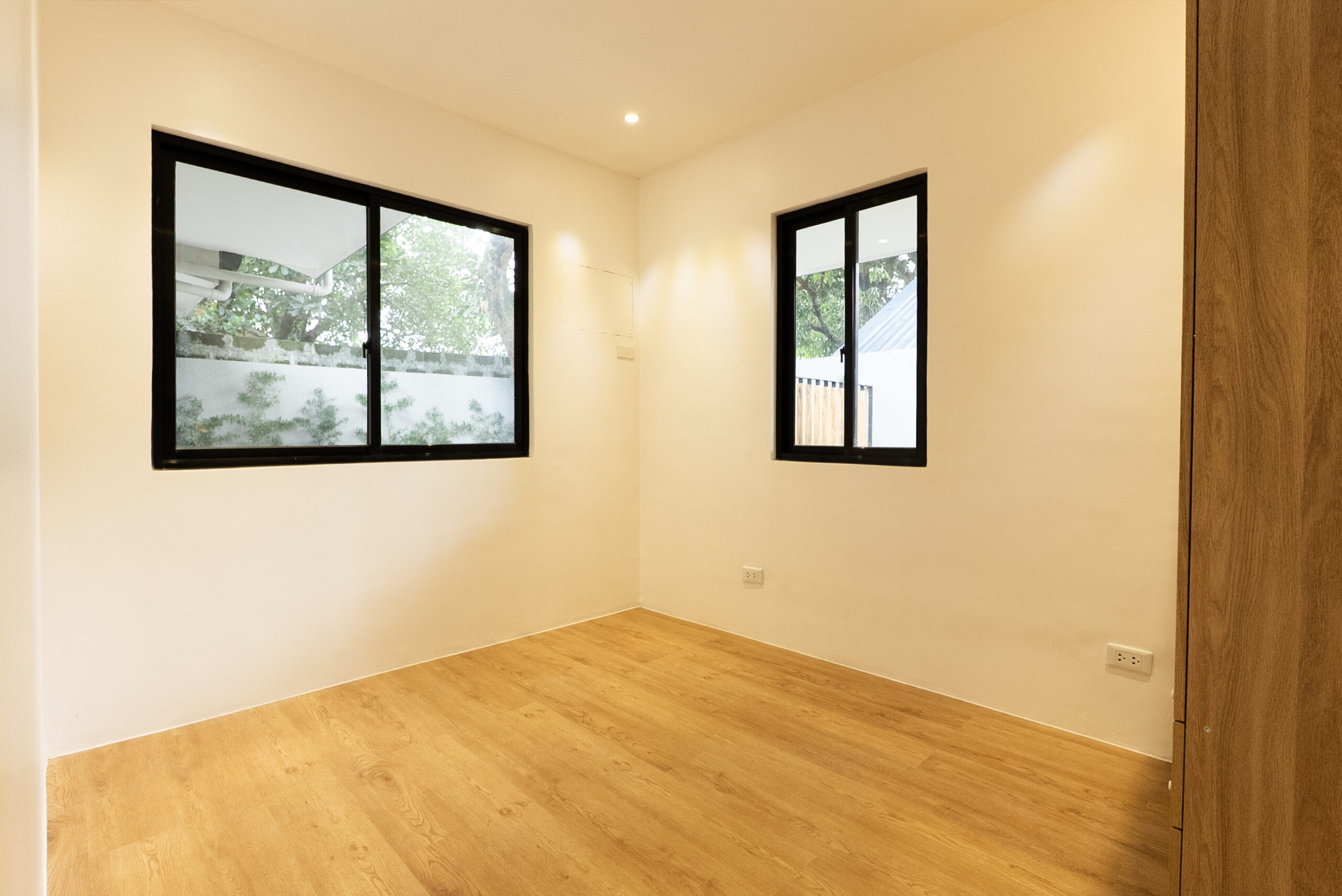 Rare Bungalow at Kingsville Royale, Sun Valley Complex Antipolo