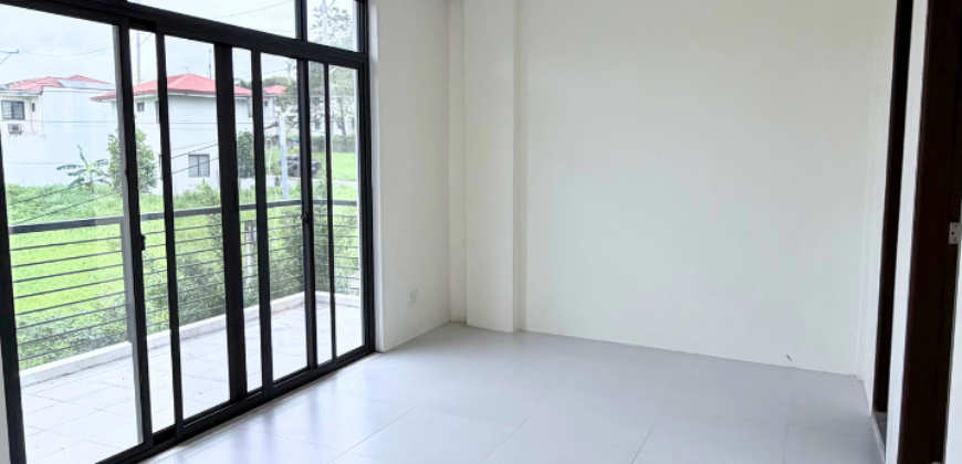4-BEDROOM HOUSE & LOT FOR SALE IN AVIDA ALTARAZA, SJDM BULACAN