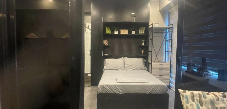 A nicely interior 1-bedroom unit for lease at Eastwood Parkview Tower 2, conveniently located above Eastwood Mall in Libis, Quezon City.
